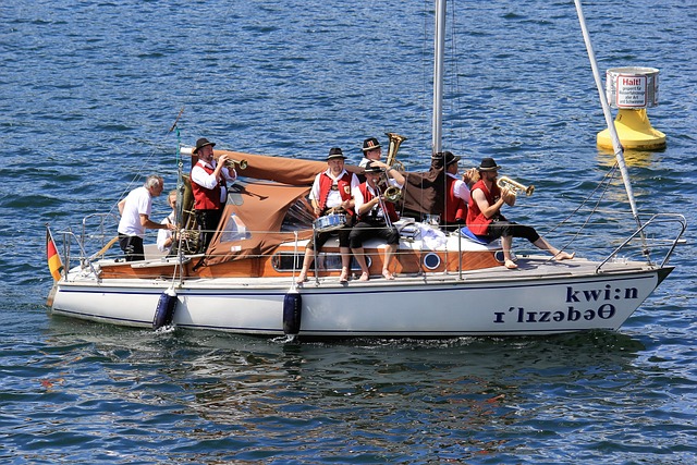 加拿大女足因偷拍被扣6分，最终小组三连胜出线.